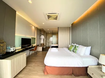 Habitación King con bañera de hidromasaje — Phuket View Coffee and Resort